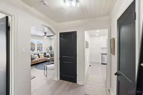 Entry Way - 1015 Mckelvey Rd, Cincinnati, OH 45231 photo 1 of 5