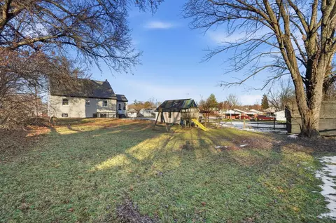 Exterior - 1015 Mckelvey Rd, Cincinnati, OH 45231 photo 7 of 11
