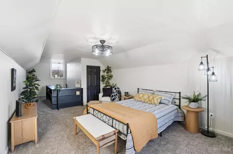 Bedroom - 1015 Mckelvey Rd, Cincinnati, OH 45231 photo 7 of 8