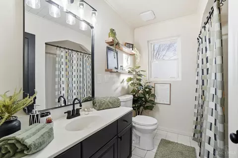 Bath - 1015 Mckelvey Rd, Cincinnati, OH 45231 photo 1 of 6