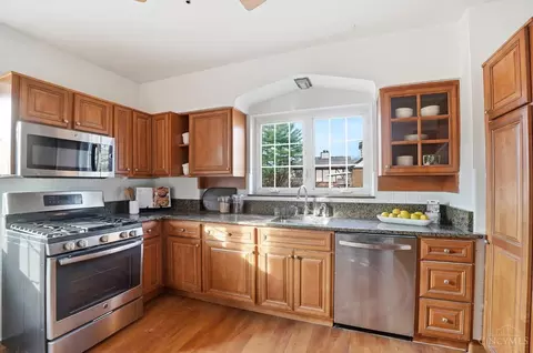 Kitchen - 3165 Werk Rd, Cincinnati, OH 45211 photo 3 of 3