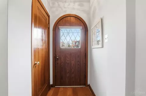 Entry Way - 3165 Werk Rd, Cincinnati, OH 45211 photo 1 of 2