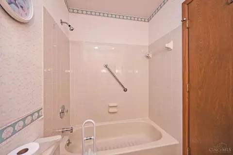 Bath - 1500 Madison Ave, Mount Healthy, OH 45231 photo 5 of 6