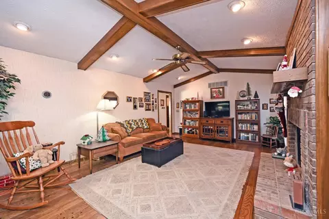 Living - 1500 Madison Ave, Mount Healthy, OH 45231 photo 5 of 7