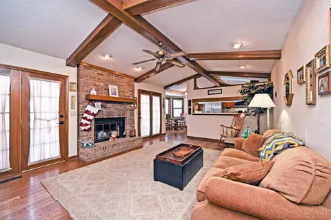Living - 1500 Madison Ave, Mount Healthy, OH 45231 photo 6 of 7