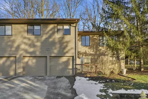 129 Miami Lakes Dr, Milford, OH 45150