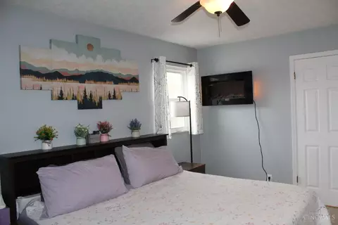 Bedroom - 7334 Templin Rd, Blanchester, OH 45107 photo 2 of 7