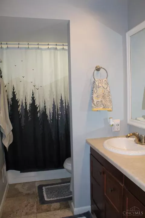 Bath - 7334 Templin Rd, Blanchester, OH 45107 photo 1 of 4