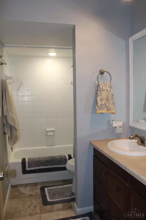 Bath - 7334 Templin Rd, Blanchester, OH 45107 photo 2 of 4