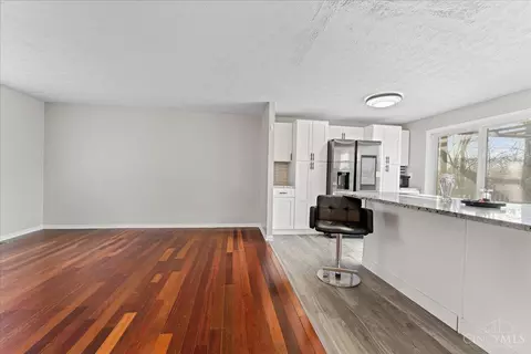 Living - 2267 Magdalena Dr, Cincinnati, OH 45231 photo 2 of 4