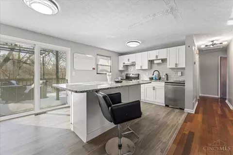 Kitchen - 2267 Magdalena Dr, Cincinnati, OH 45231 photo 2 of 3