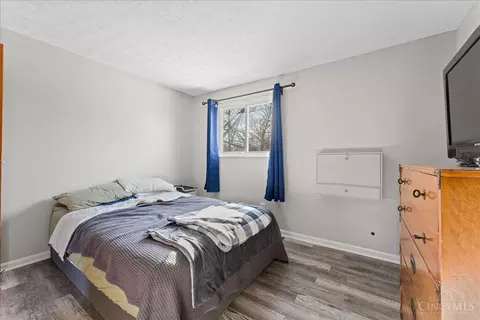 Bedroom - 2267 Magdalena Dr, Cincinnati, OH 45231 photo 4 of 4