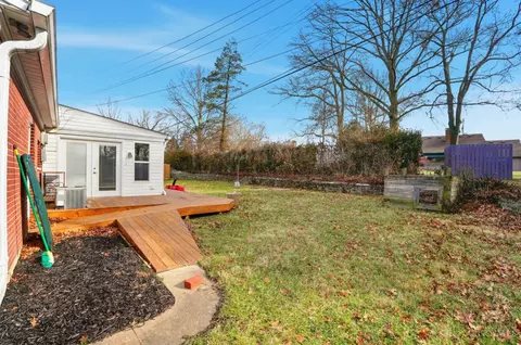 Exterior - 941 Springbrook Dr, Cincinnati, OH 45224 photo 8 of 16