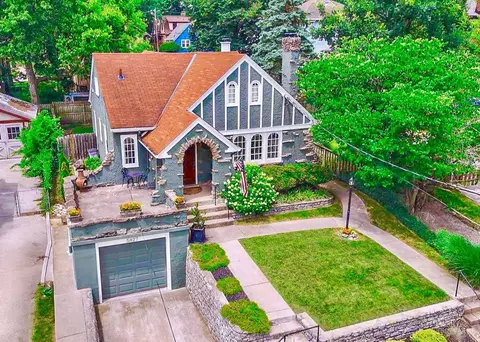 5827 Lester Rd, Cincinnati, OH 45213