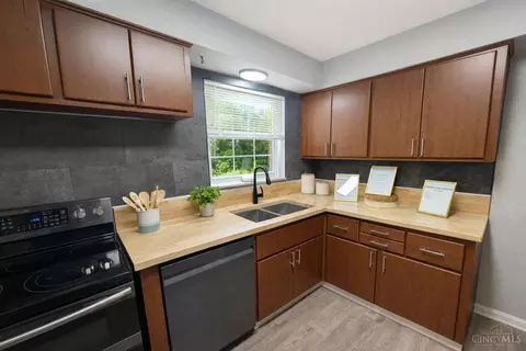 Kitchen - 5 Imbler Dr, Greenhills, OH 45218 photo 1 of 3