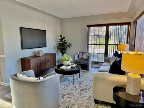 Living - 5 Imbler Dr, Greenhills, OH 45218 photo 3 of 5