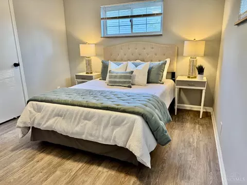 Bedroom - 5 Imbler Dr, Greenhills, OH 45218 photo 2 of 5