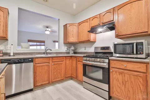 2396 Buddleia Ct, Cincinnati, OH 45239 photo 8