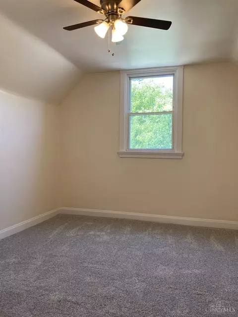 Bedroom - 1418 Covedale Ave, Cincinnati, OH 45238 photo 4 of 4
