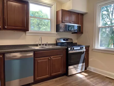 Kitchen - 1418 Covedale Ave, Cincinnati, OH 45238 photo 1 of 2