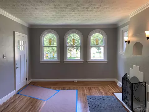Living - 1418 Covedale Ave, Cincinnati, OH 45238 photo 2 of 2
