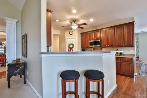 Kitchen - 885 Southerness Dr, Cincinnati, OH 45245 photo 4 of 6
