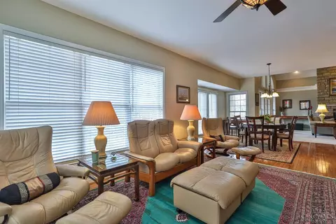 Living - 885 Southerness Dr, Cincinnati, OH 45245 photo 6 of 12