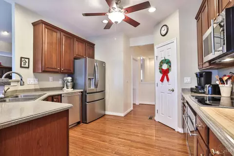 Kitchen - 885 Southerness Dr, Cincinnati, OH 45245 photo 1 of 6