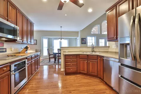 Kitchen - 885 Southerness Dr, Cincinnati, OH 45245 photo 2 of 6