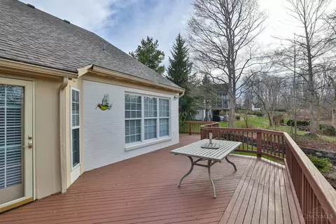 Exterior - 885 Southerness Dr, Cincinnati, OH 45245 photo 6 of 14