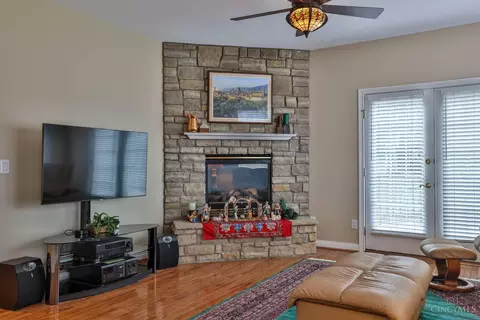 Living - 885 Southerness Dr, Cincinnati, OH 45245 photo 7 of 12