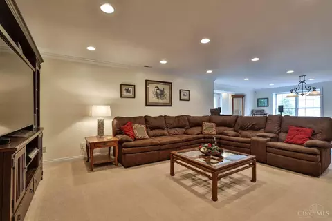 Living - 885 Southerness Dr, Cincinnati, OH 45245 photo 9 of 12
