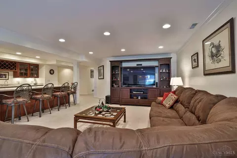 Living - 885 Southerness Dr, Cincinnati, OH 45245 photo 12 of 12