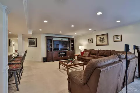 Living - 885 Southerness Dr, Cincinnati, OH 45245 photo 10 of 12