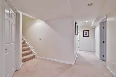 Entry Way - 885 Southerness Dr, Cincinnati, OH 45245 photo 2 of 3