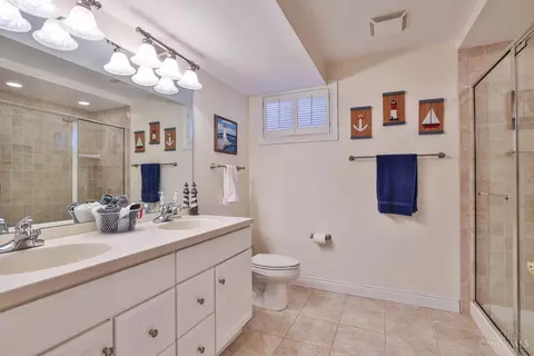 Bath - 885 Southerness Dr, Cincinnati, OH 45245 photo 5 of 6