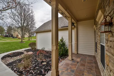 Exterior - 885 Southerness Dr, Cincinnati, OH 45245 photo 3 of 14