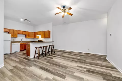 Living - 3213 Vine St, Cincinnati, OH 45220 photo 3 of 7