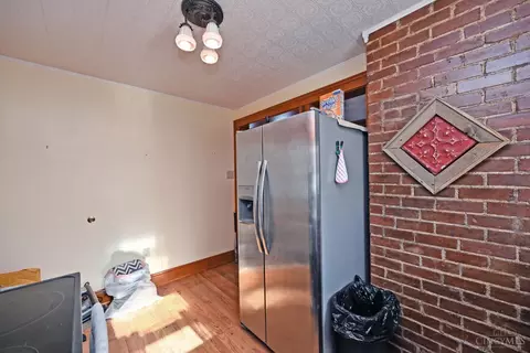 Kitchen - 11717 Hamilton Ave, Cincinnati, OH 45231 photo 3 of 4