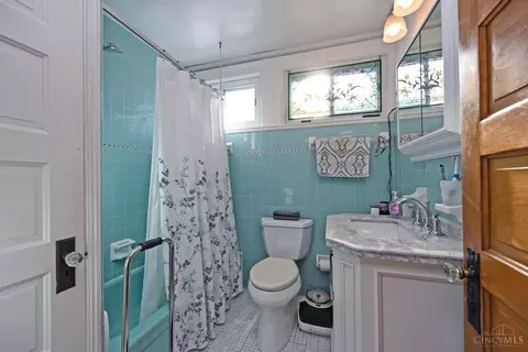 Bath - 11717 Hamilton Ave, Cincinnati, OH 45231 photo 1 of 2