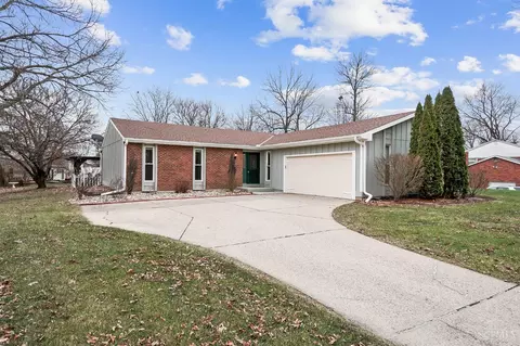 5015 Nighthawk Dr, Cincinnati, OH 45247