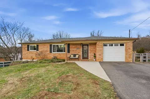 8666 Pastoral Ln, Cincinnati, OH 45244