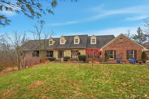 5821 Old Forest Ln, West Chester, OH 45069