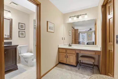 Bath - 7468 Kingston View Ct, Cincinnati, OH 45255 photo 2 of 5