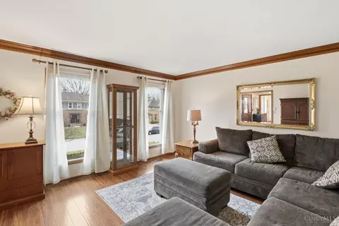 Living - 7468 Kingston View Ct, Cincinnati, OH 45255 photo 1 of 2