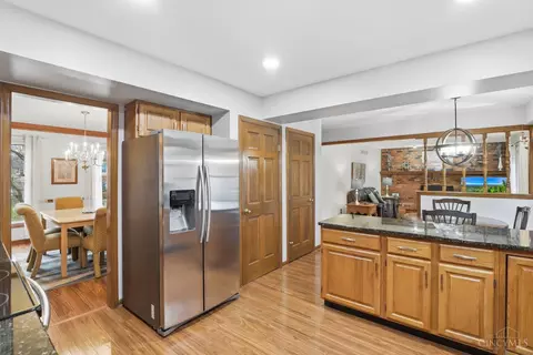 Kitchen - 7468 Kingston View Ct, Cincinnati, OH 45255 photo 3 of 5