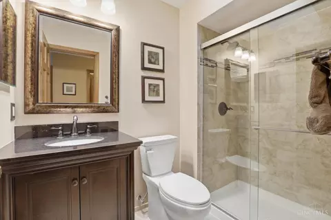 Bath - 7468 Kingston View Ct, Cincinnati, OH 45255 photo 1 of 5