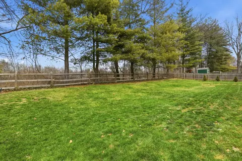 Exterior - 7468 Kingston View Ct, Cincinnati, OH 45255 photo 8 of 8