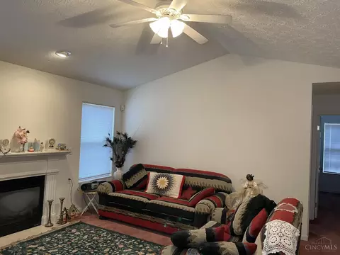 Living - 1202 Ashmore Ct, Cincinnati, OH 45231 photo 1 of 2