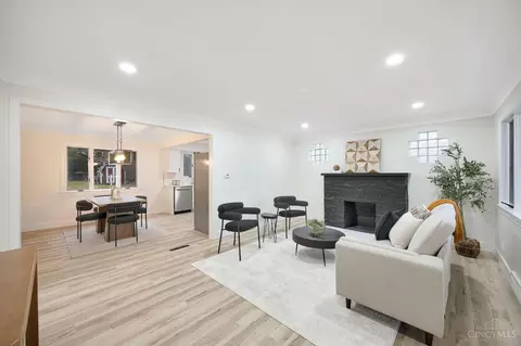 Living - 3286 Tulsa Ct, Cincinnati, OH 45238 photo 4 of 4